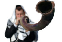 blowing-the-shofar